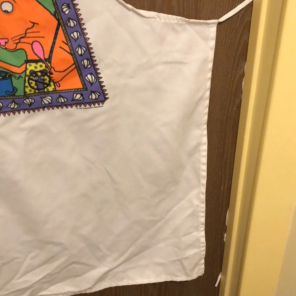 Garlic Apron 33x 27”, each waist tie is 32”